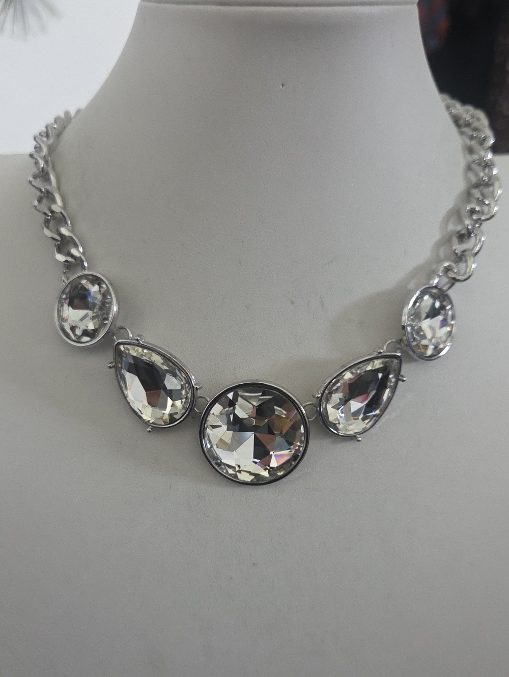 Paparazzi All The World's My Stage White Necklace NWT